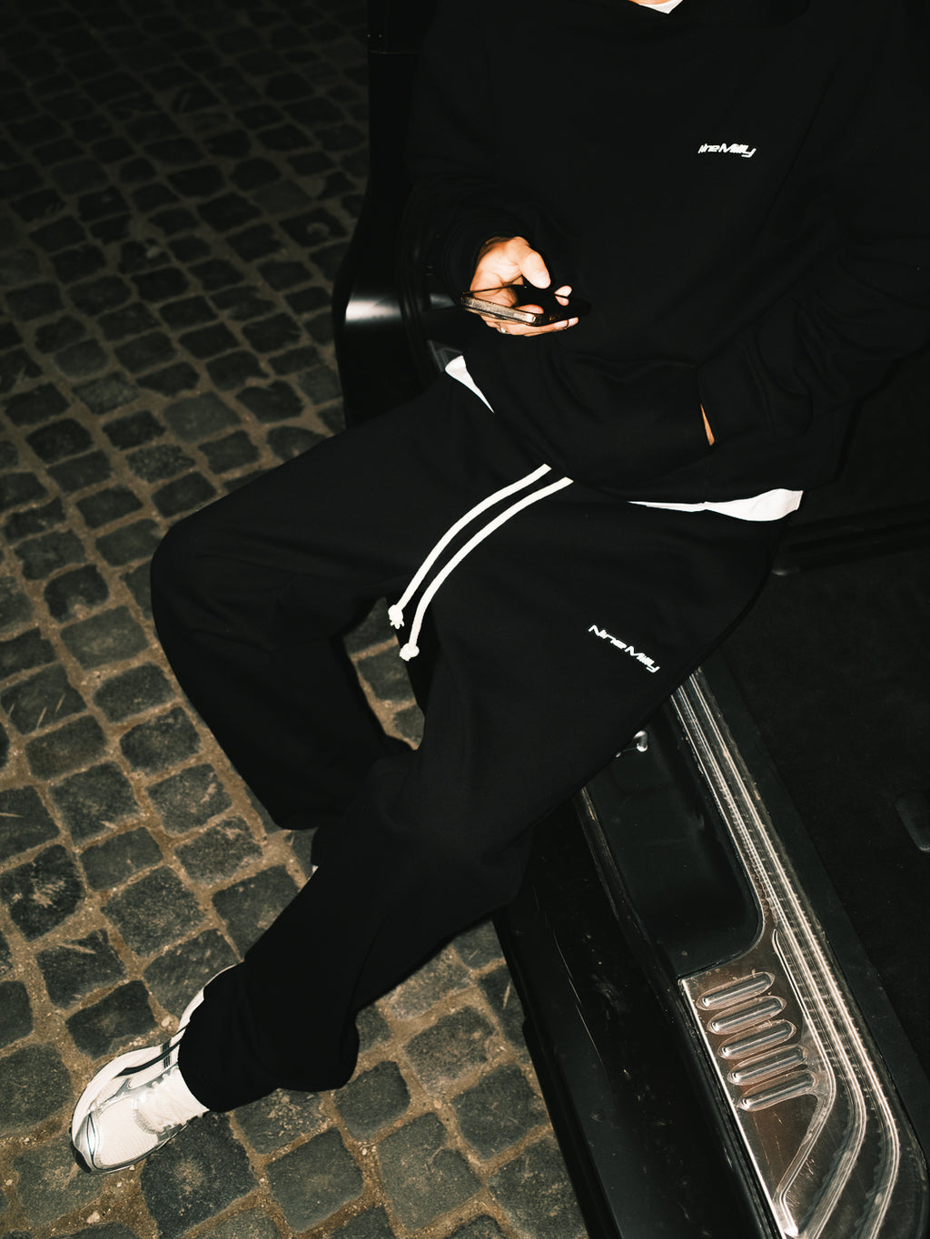 CZARNE SPODNIE BASIC