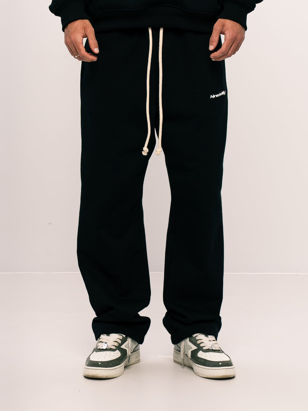 CZARNE SPODNIE BASIC