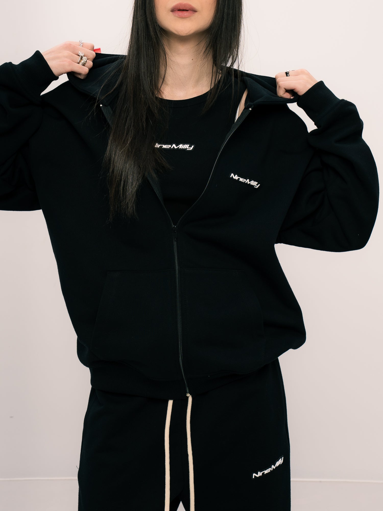 CZARNA BLUZA ZIP BASIC