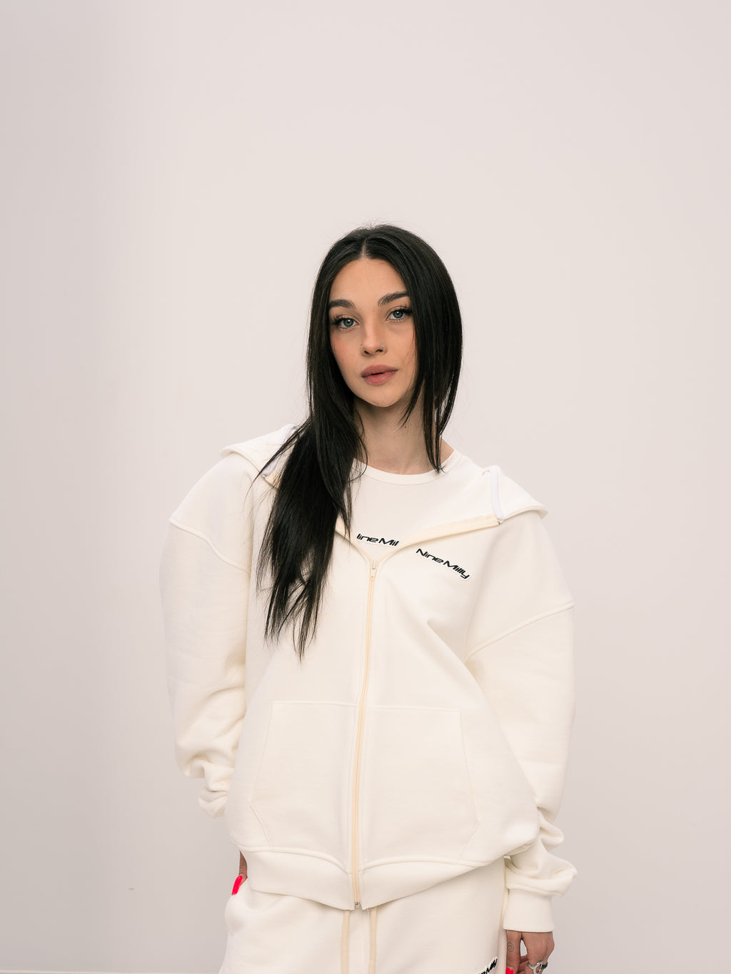 KREMOWA BLUZA ZIP BASIC