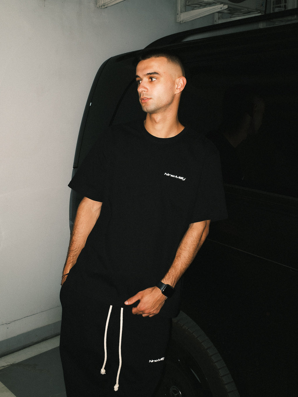 CZARNY T-SHIRT BASIC